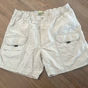 Guides Choice men's adventure shorts. Size 38. Color beige.